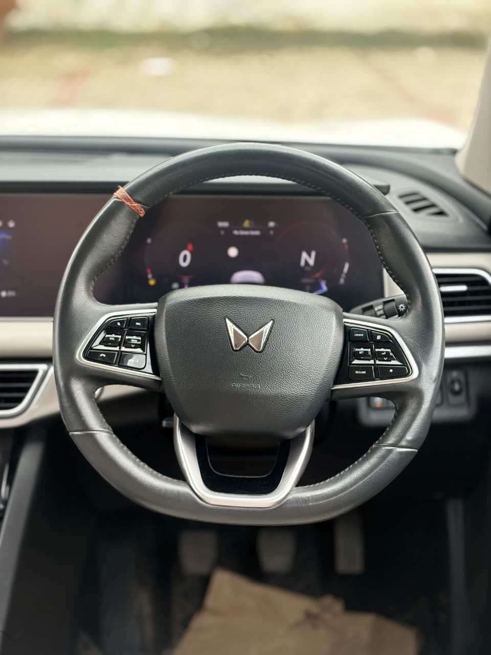 Mahindra XUV 700 AX7L view 9