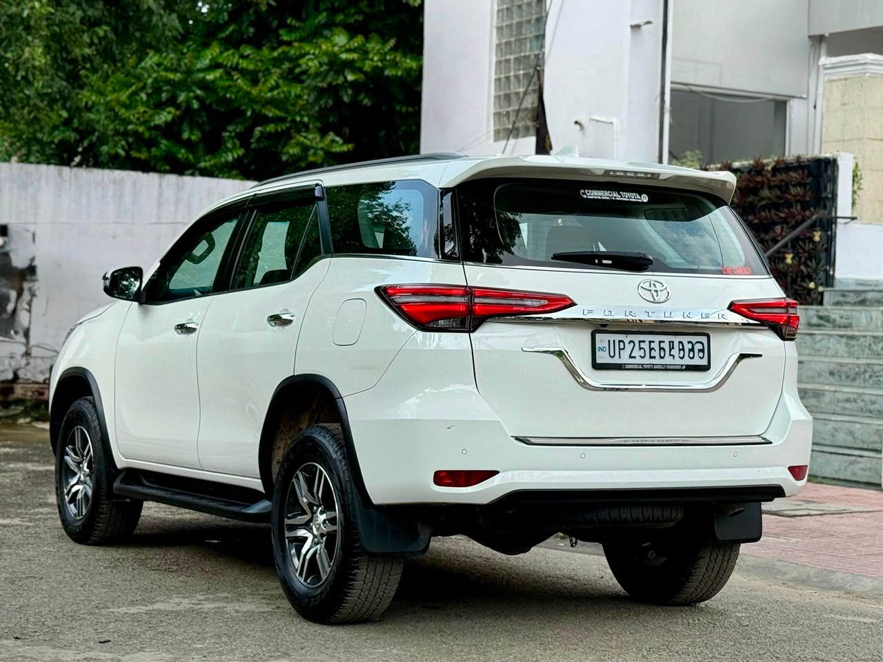 Toyota Fortuner 2025 view 5