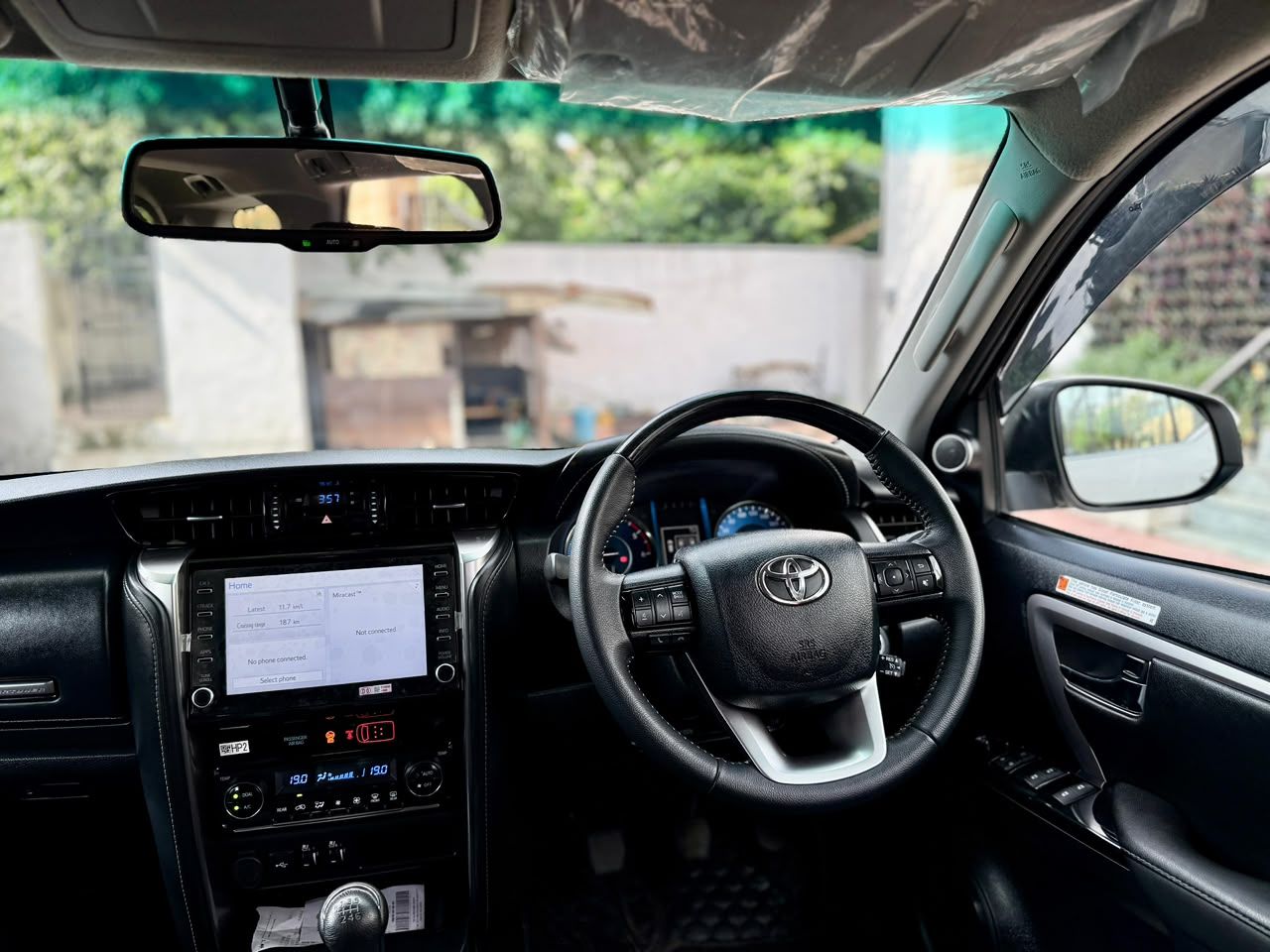 Toyota Fortuner 2025 view 9