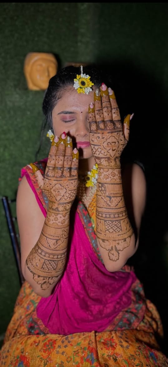 Traditional Henna Mehndi view 2