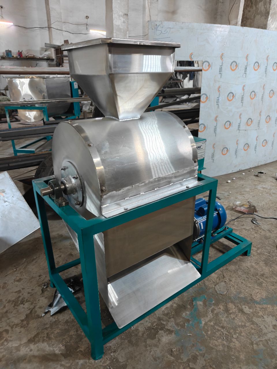 Stainless Steel Grinder view 2