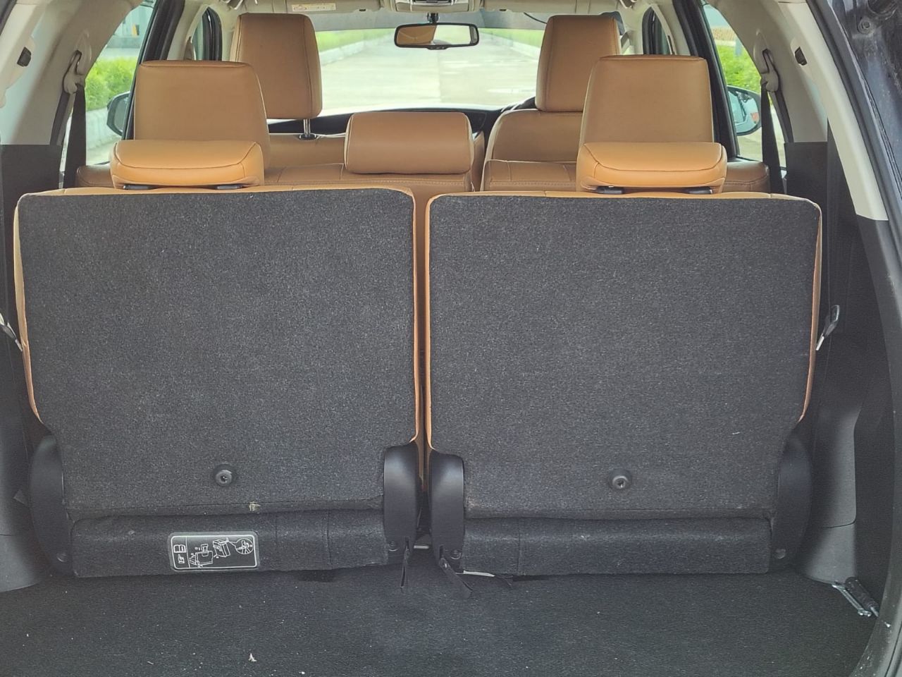 Toyota Fortuner 4X2 Automatic 2023 view 7
