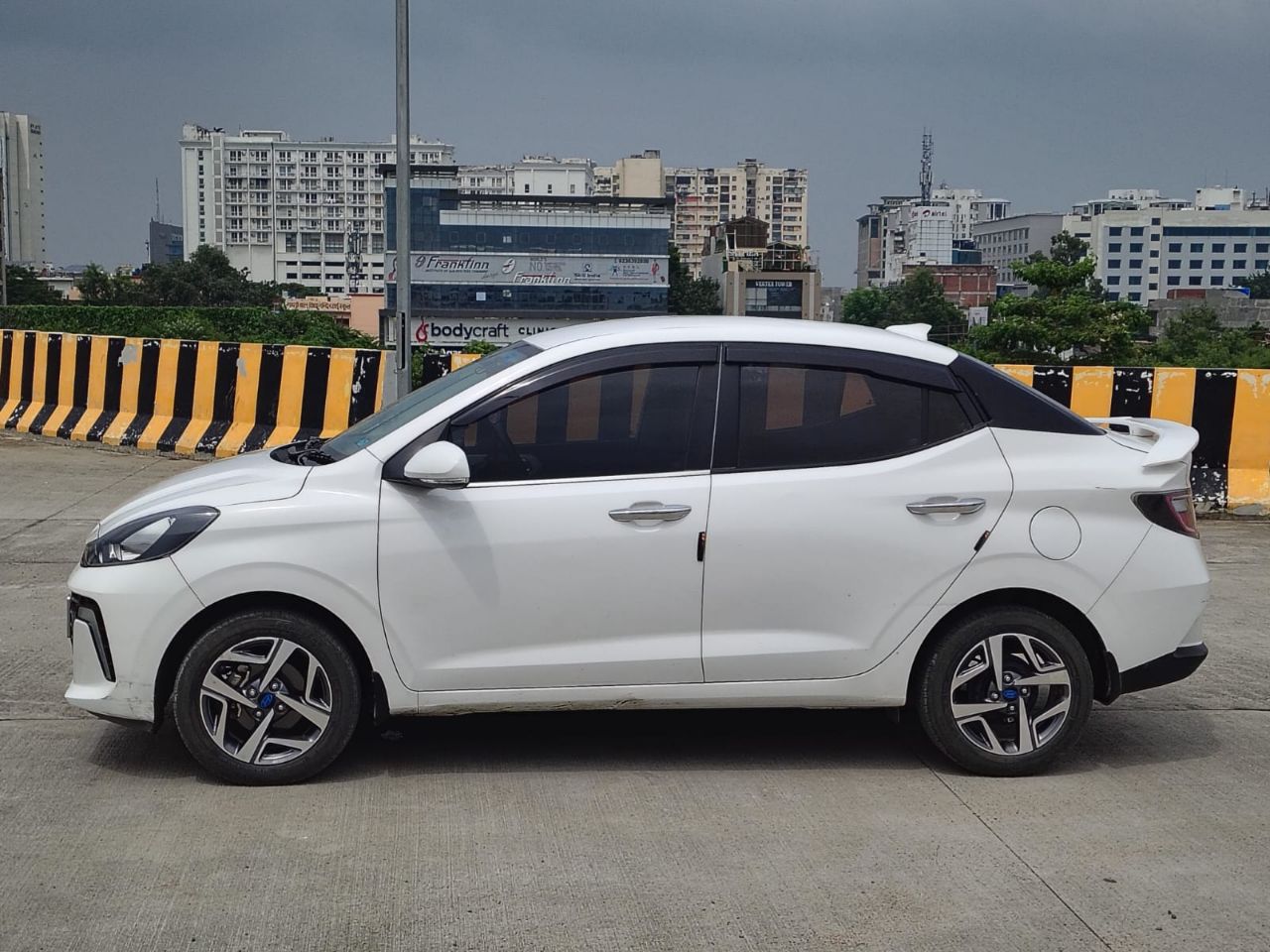 Hyundai Aura SX CNG 2023 view 5