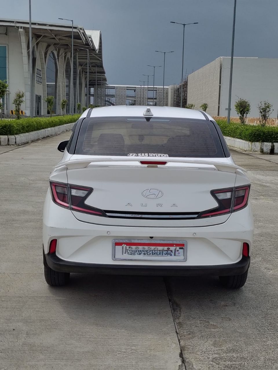 Hyundai Aura SX CNG 2023 view 9
