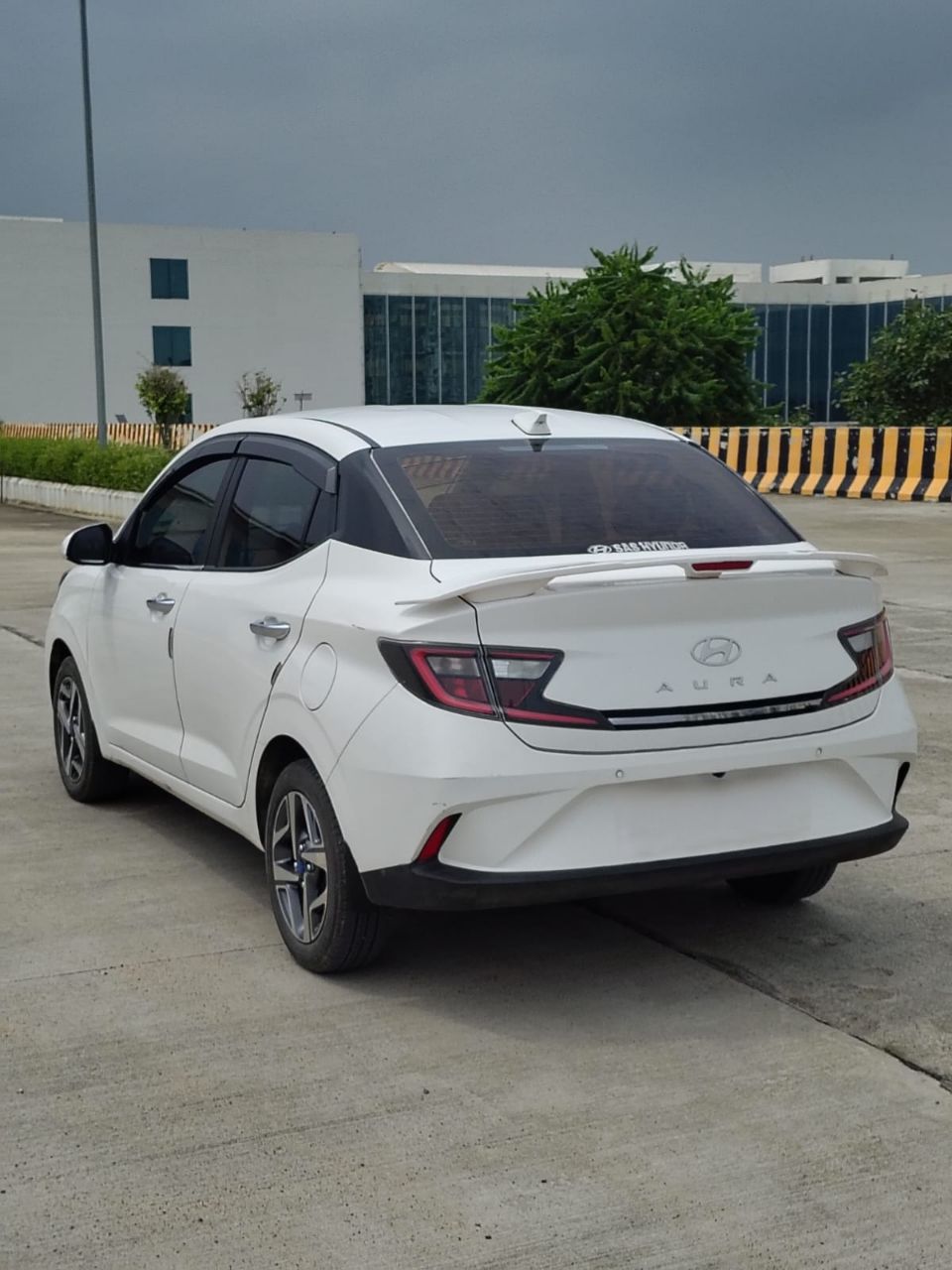 Hyundai Aura SX CNG 2023 view 6
