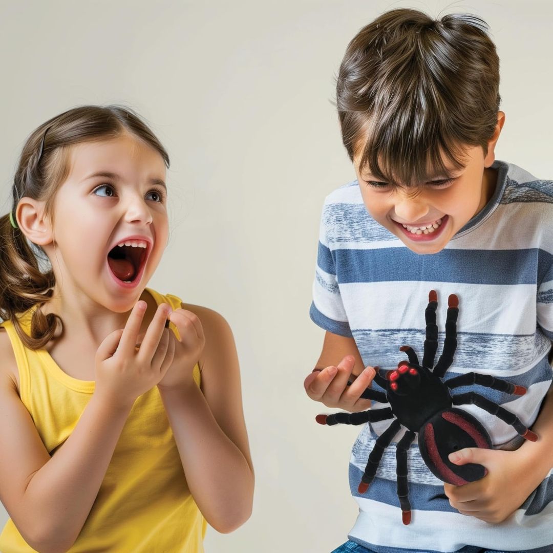 Realistic Remote Controlled Tarantula/Spider, 8 Hairy Legs, 2 mandibles, Light Effects in The Eyes, Remote Control Included, SPIDER01 view 7