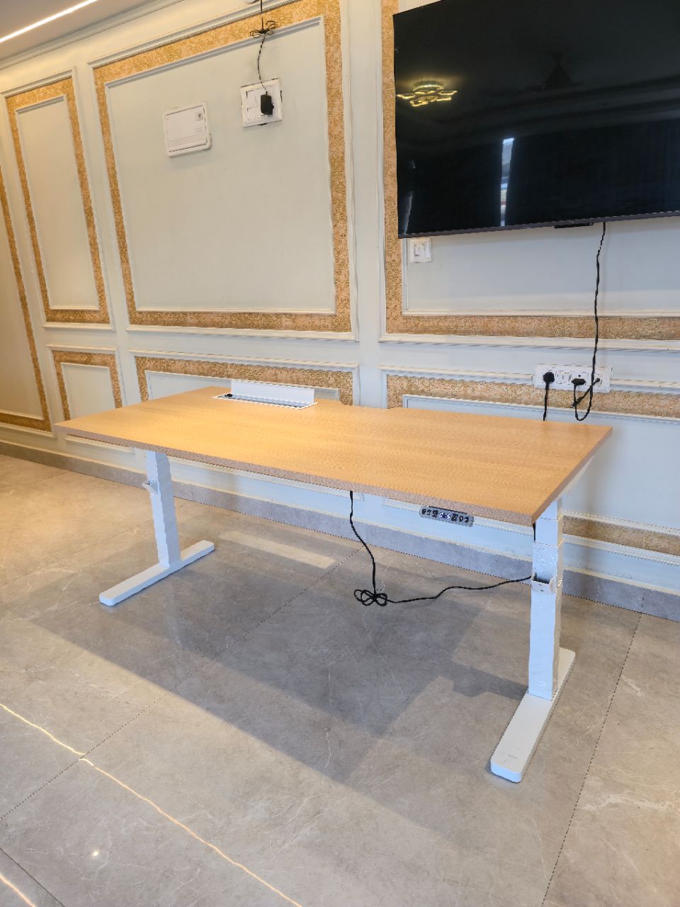 Teknion Dual Motors Height Adjustable Desk view 7