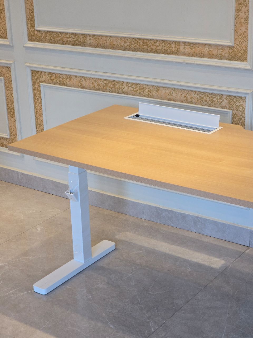 Teknion Dual Motors Height Adjustable Desk view 9