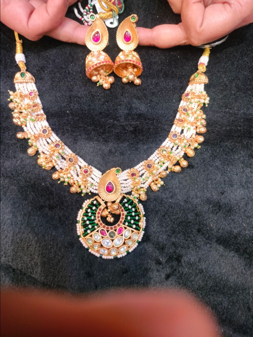 Golden Studded Necklace Set view 2