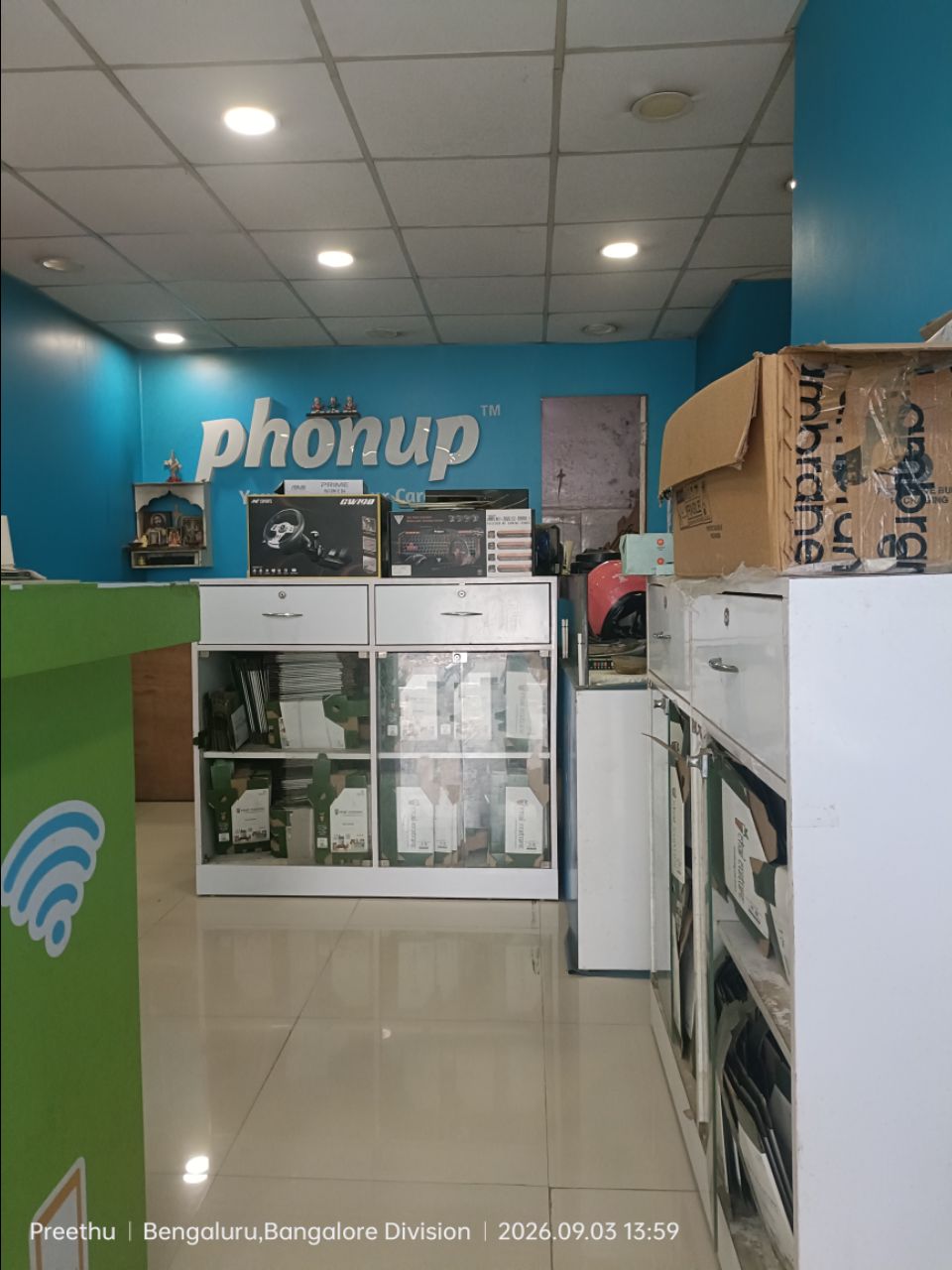 Phonup Accessories view 4