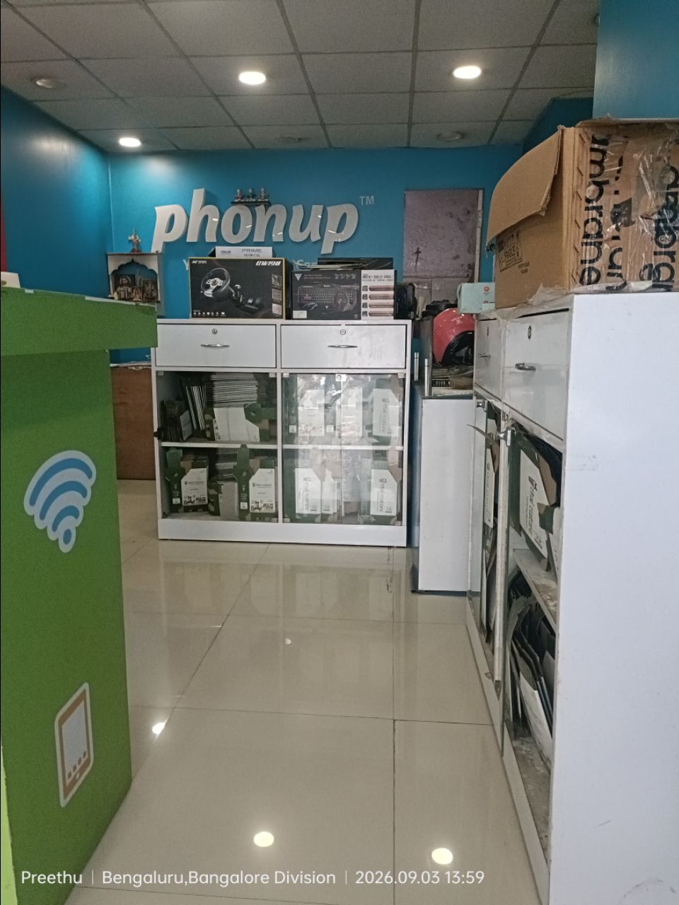 Phonup Accessories view 3
