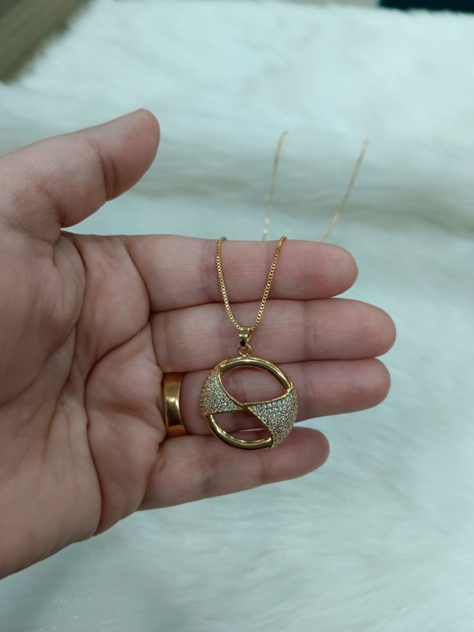 Pendant Set 8 view 3