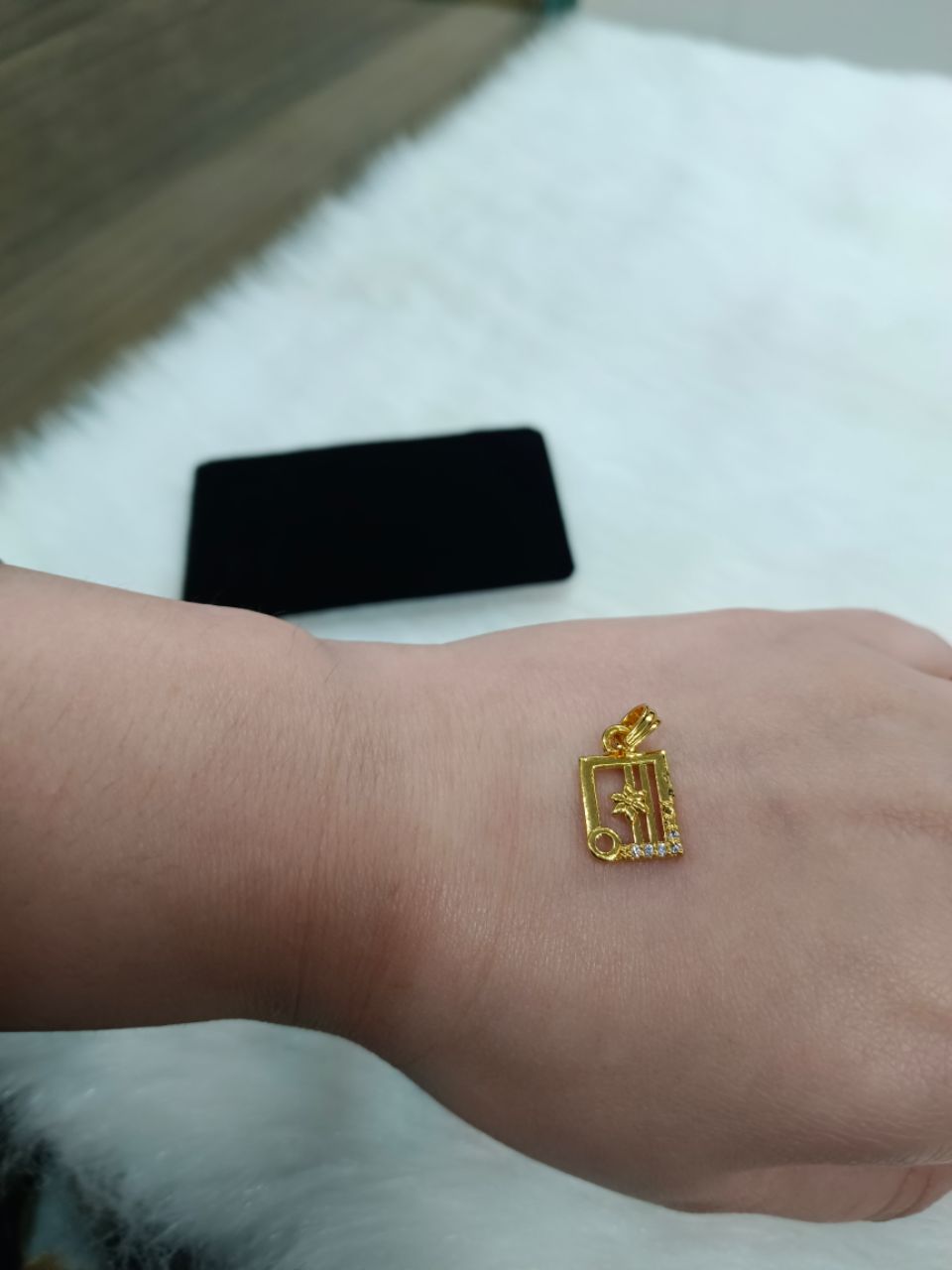 Gold Pendant 4 view 2