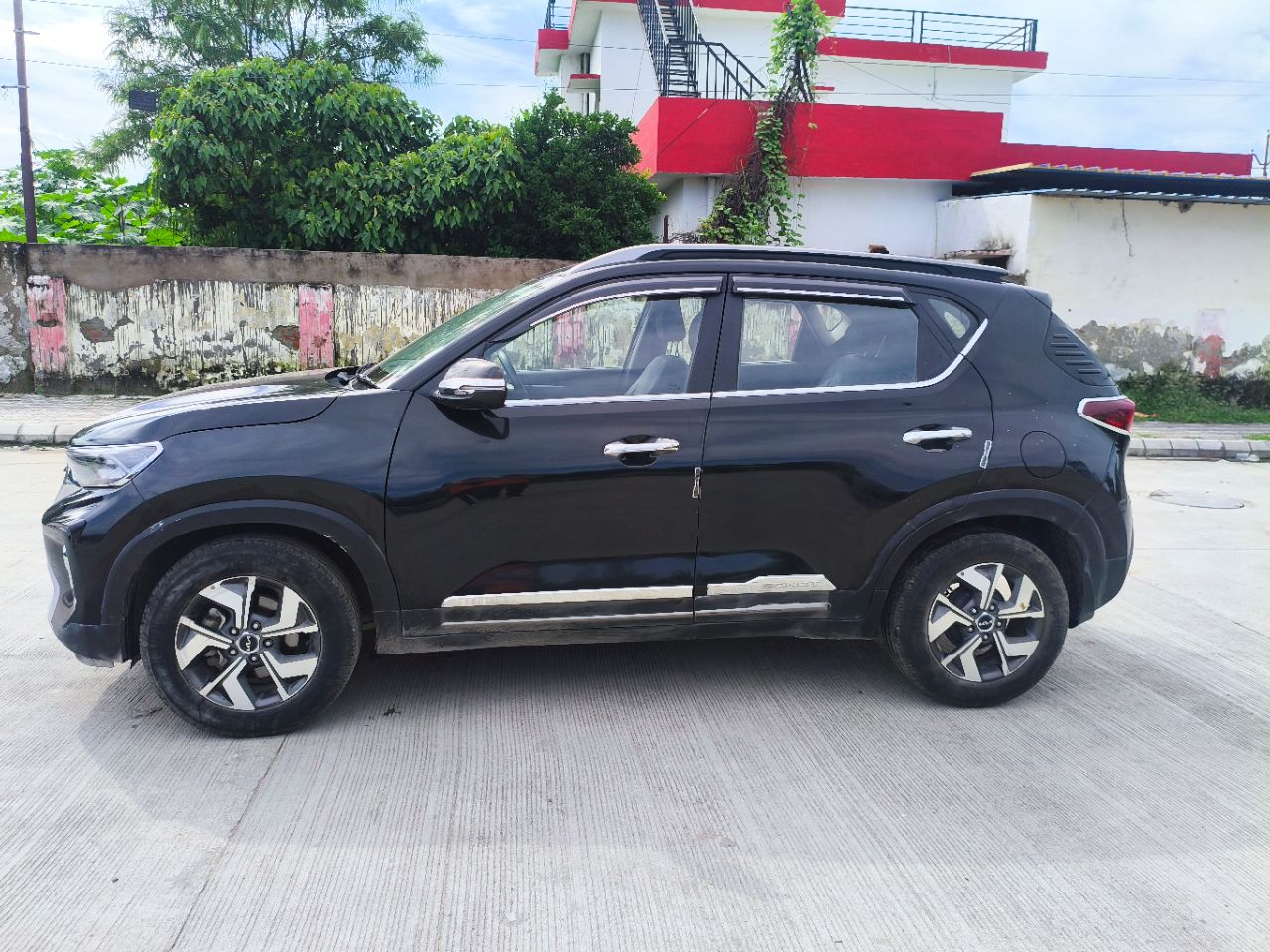 Kia Sonet HTX MT 2022 view 6