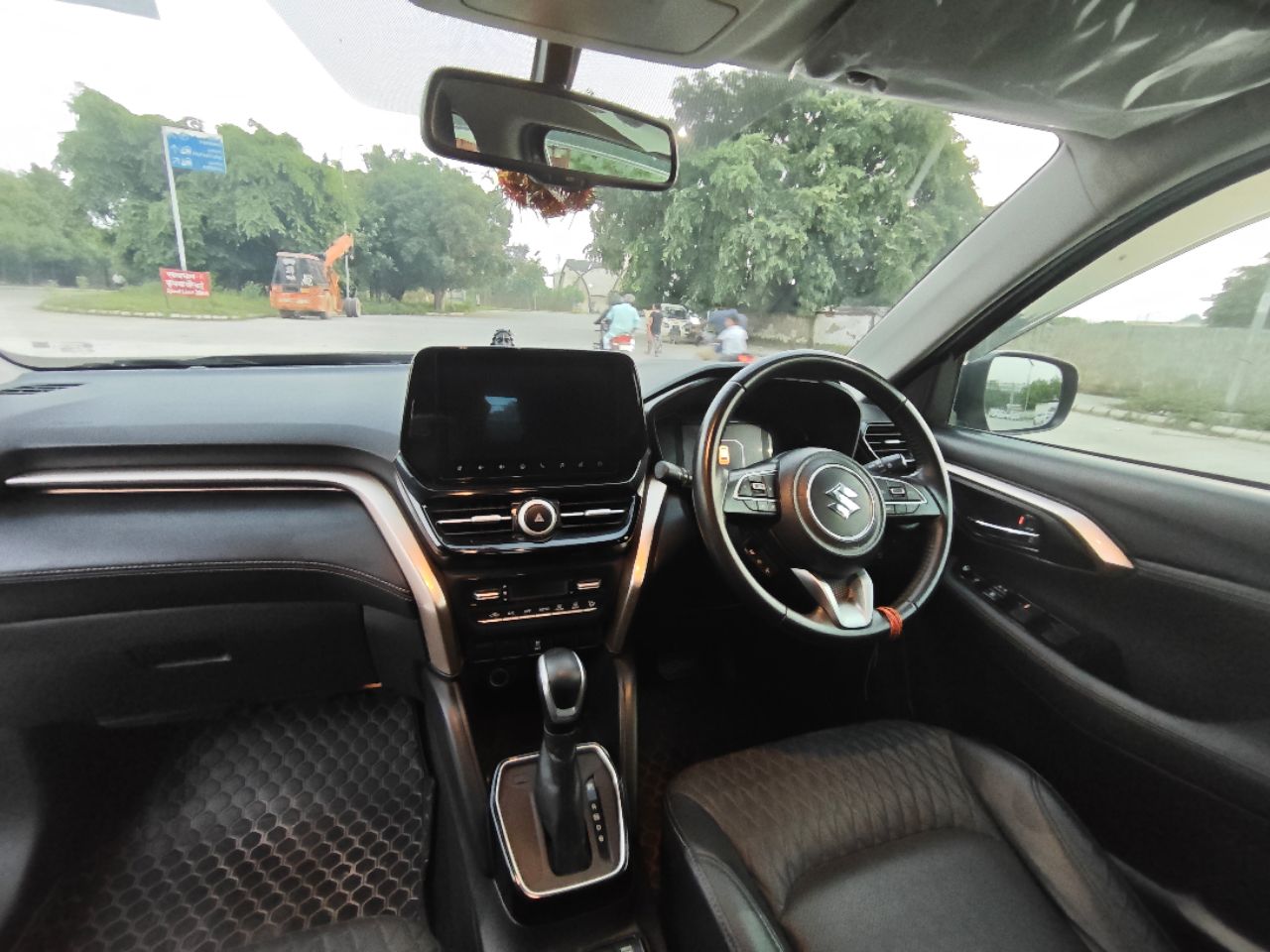 Suzuki Grand Vitara Strong Hybrid Alpha Plus 2023 view 4