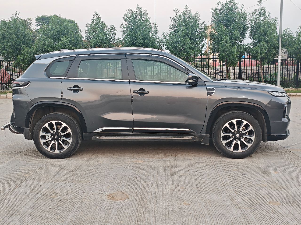 Suzuki Grand Vitara Strong Hybrid Alpha Plus 2023 view 8