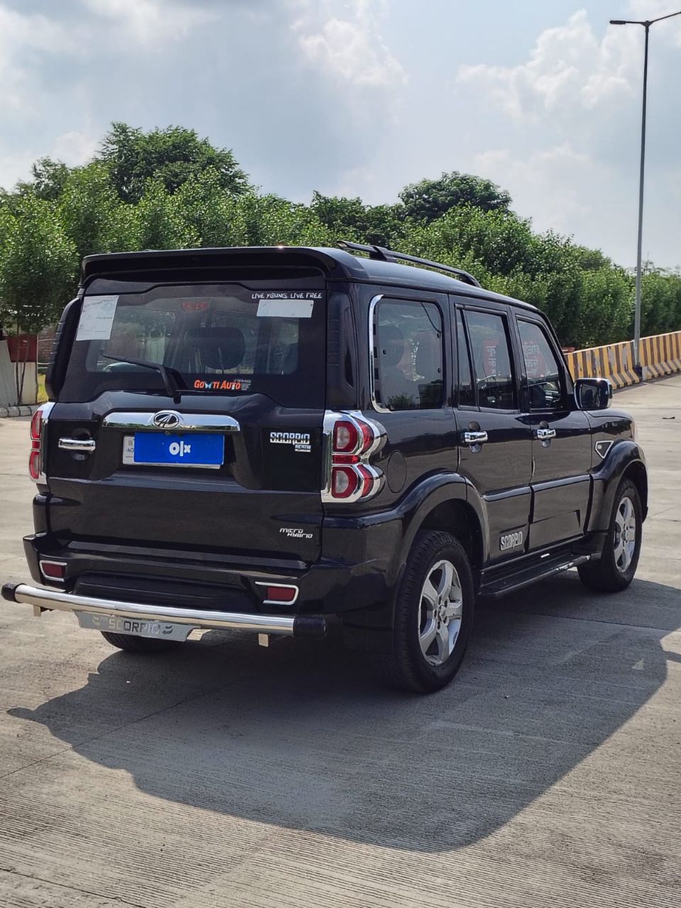 Mahindra Scorpio S5 converted To S11 view 7