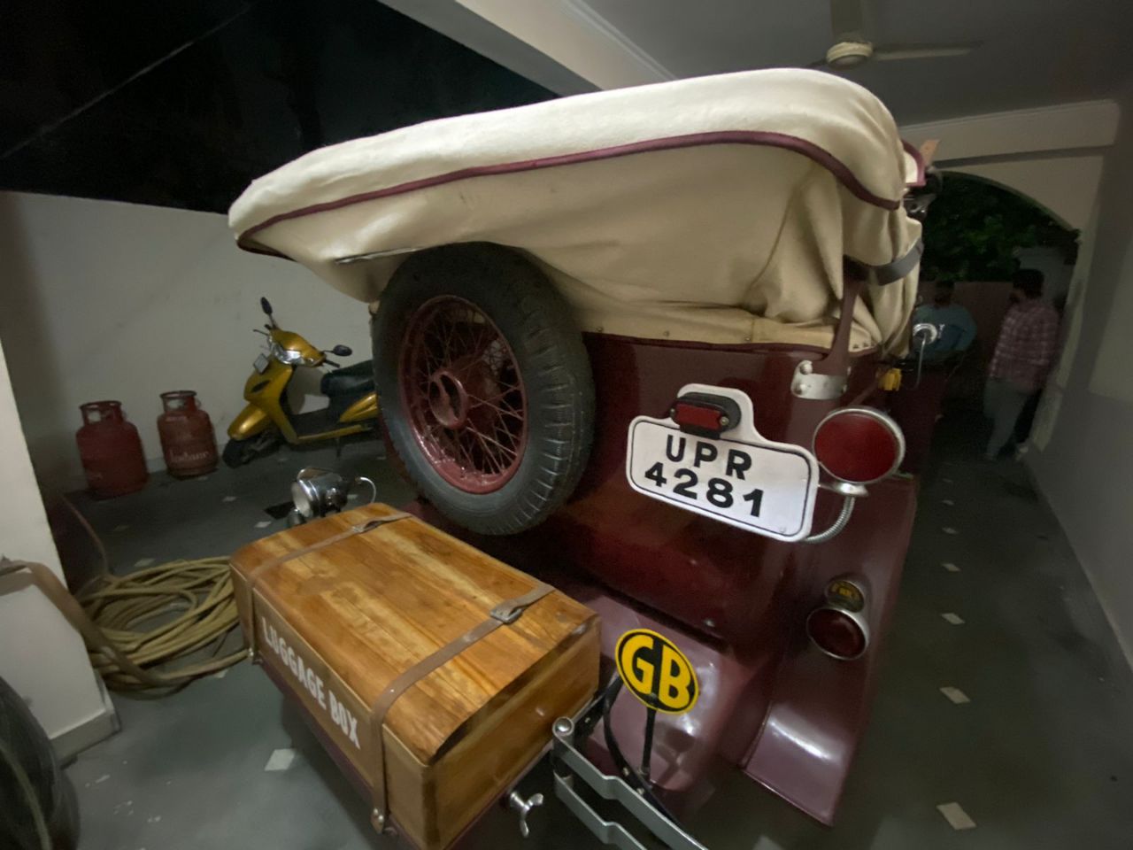 Vintage Car For Wedding view 8