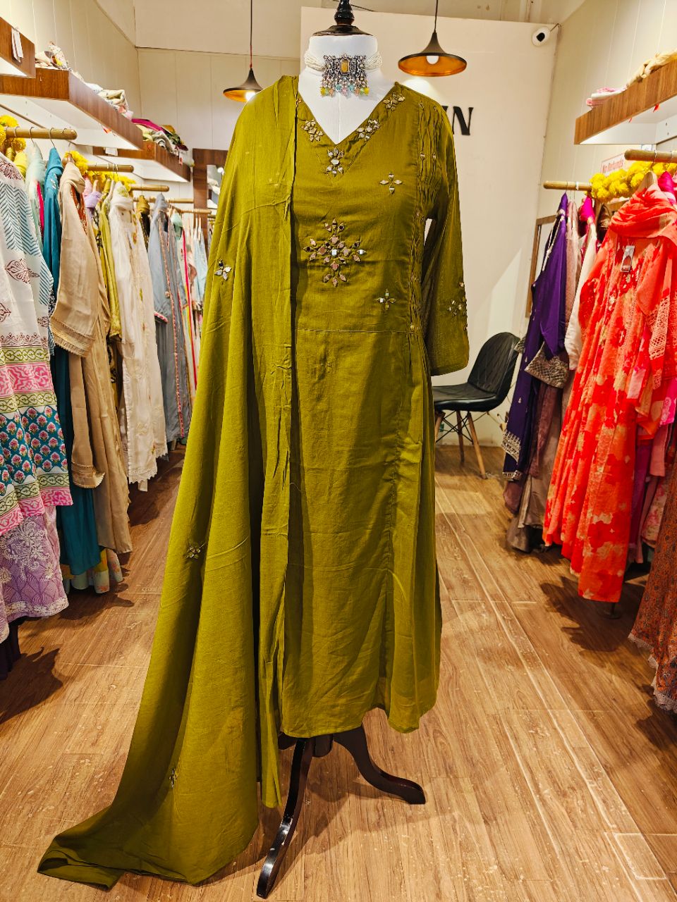 Dark olive green mul cotton with mirror embroidery - L view 4