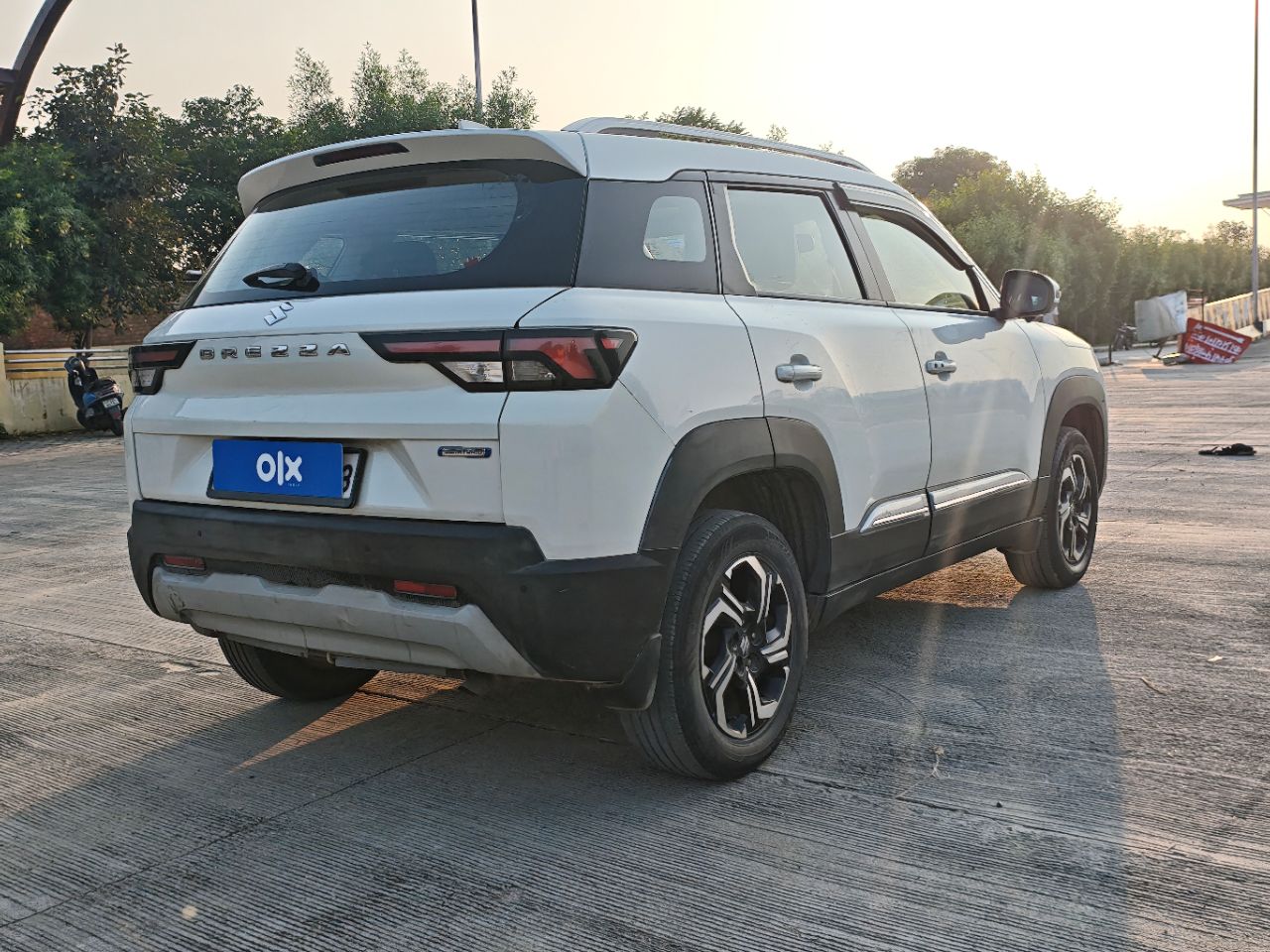Suzuki Vitara Brezza Zxi Plus 2022 view 9