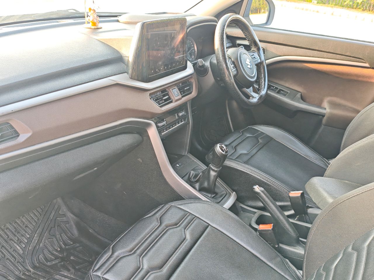 Suzuki Vitara Brezza Zxi Plus 2022 view 6