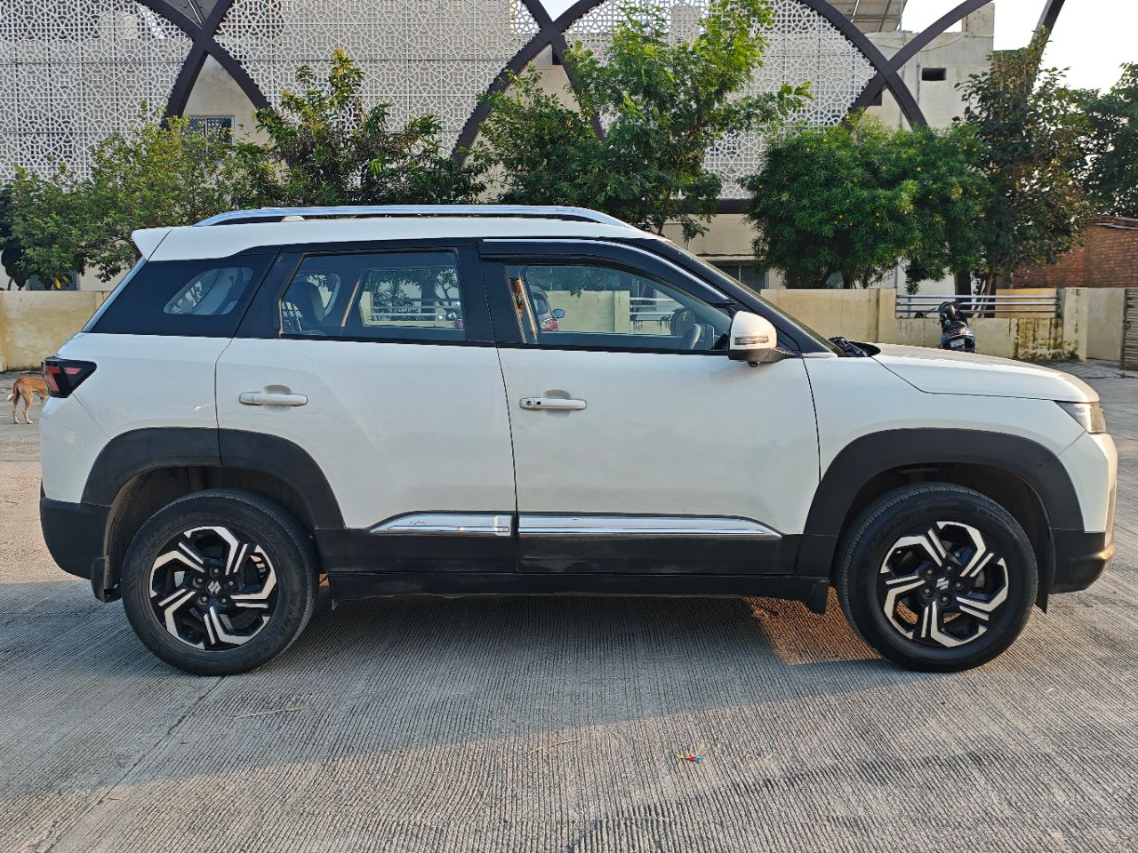 Suzuki Vitara Brezza Zxi Plus 2022 view 5