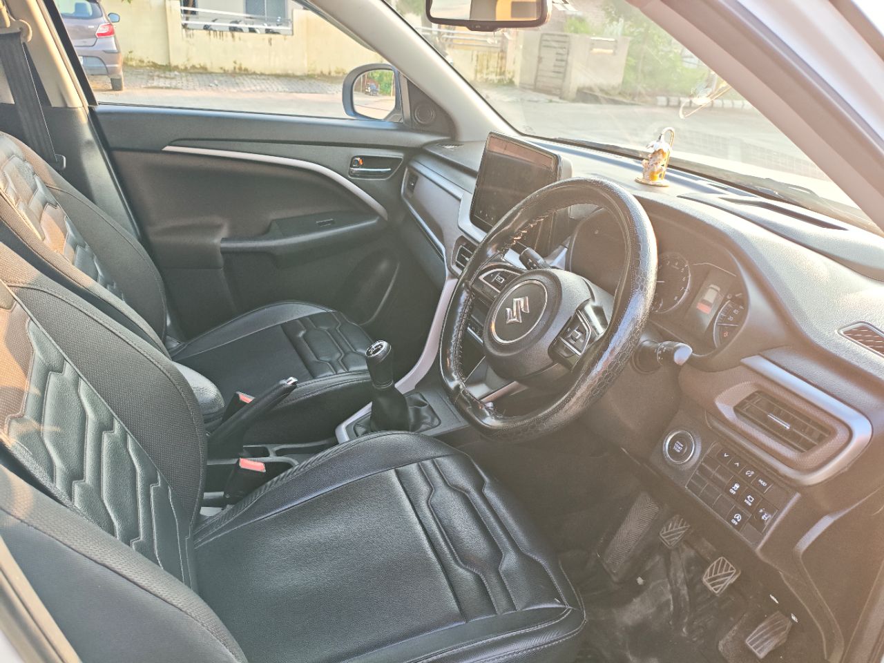 Suzuki Vitara Brezza Zxi Plus 2022 view 7