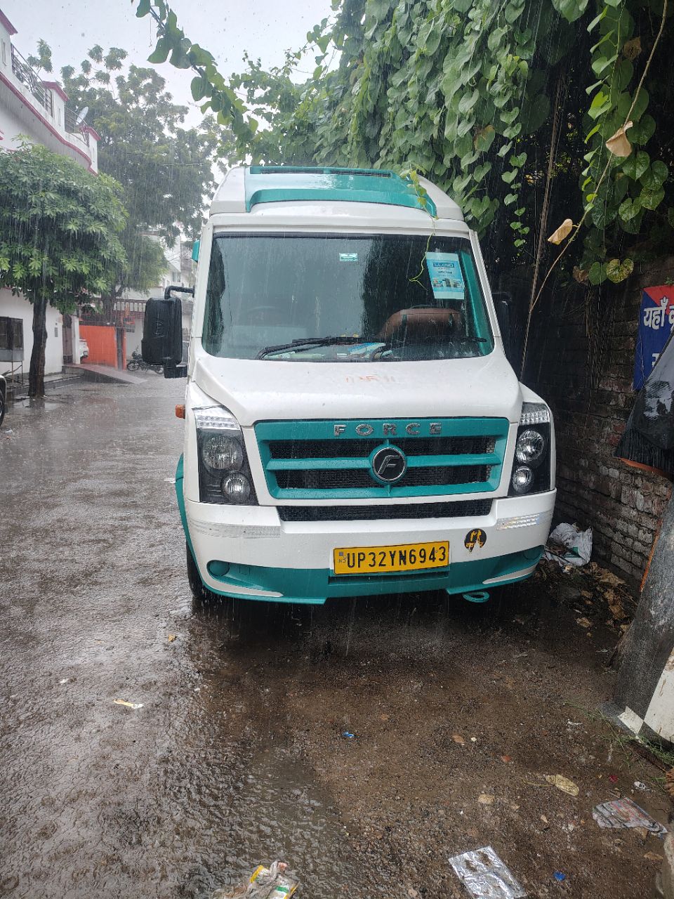FORCE Van