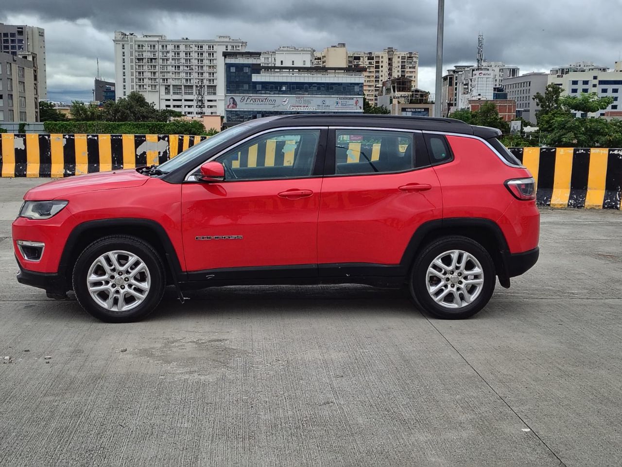 Jeep Compass Limited Optional 2019 view 4