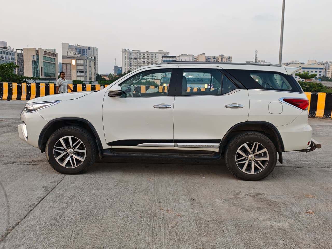 Toyota Fortuner 4X4 Automatic 2018 view 9