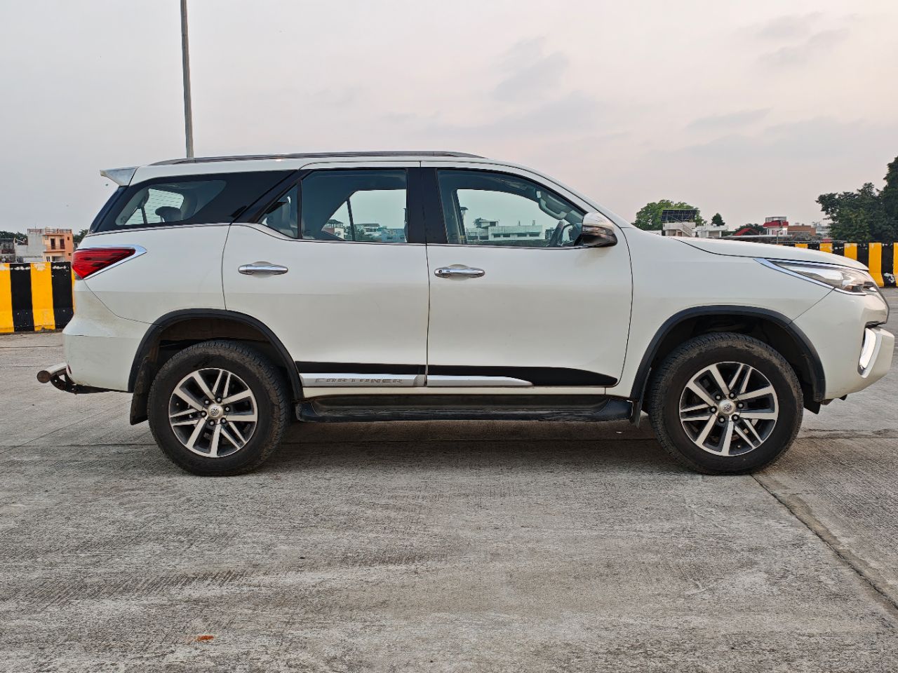 Toyota Fortuner 4X4 Automatic 2018 view 8