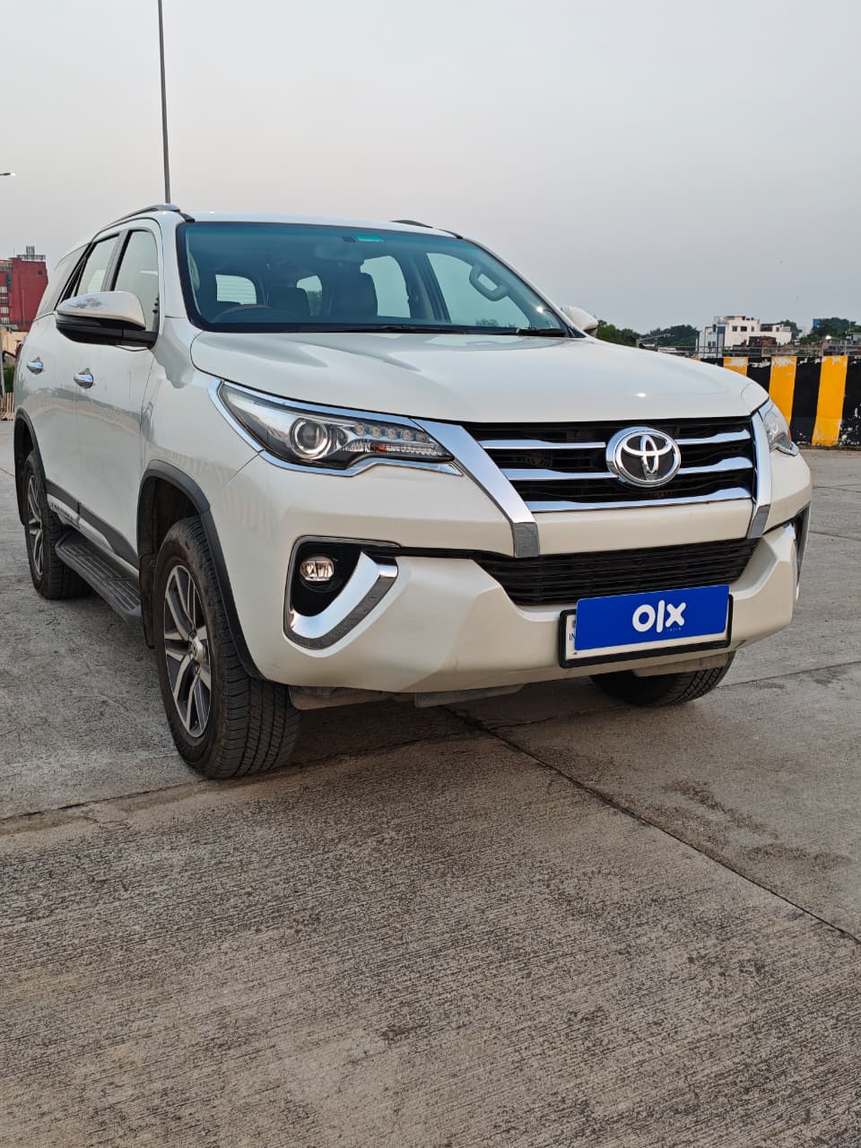 Toyota Fortuner 4X4 Automatic 2018 view 2
