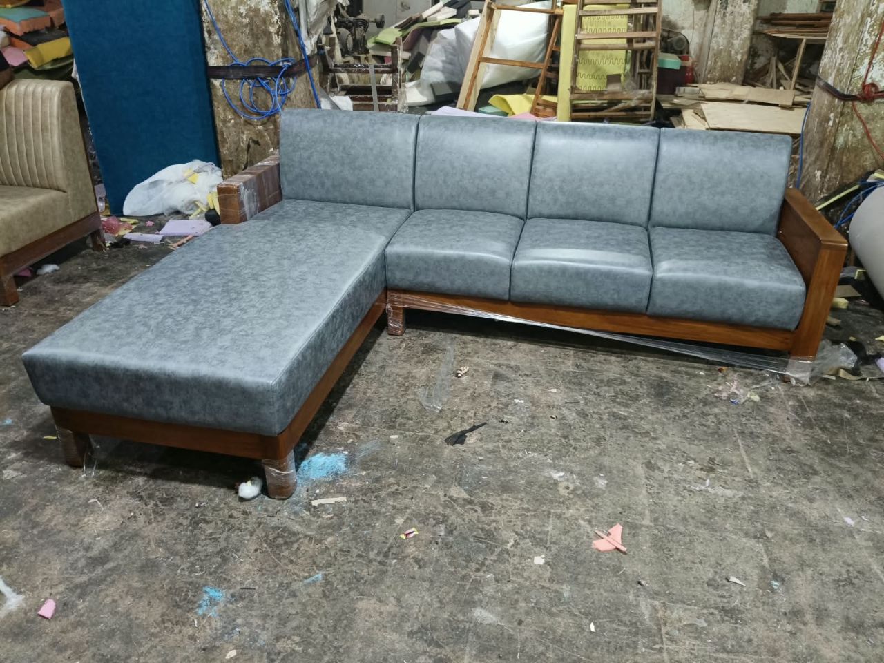 Crown Sofa Set view 2