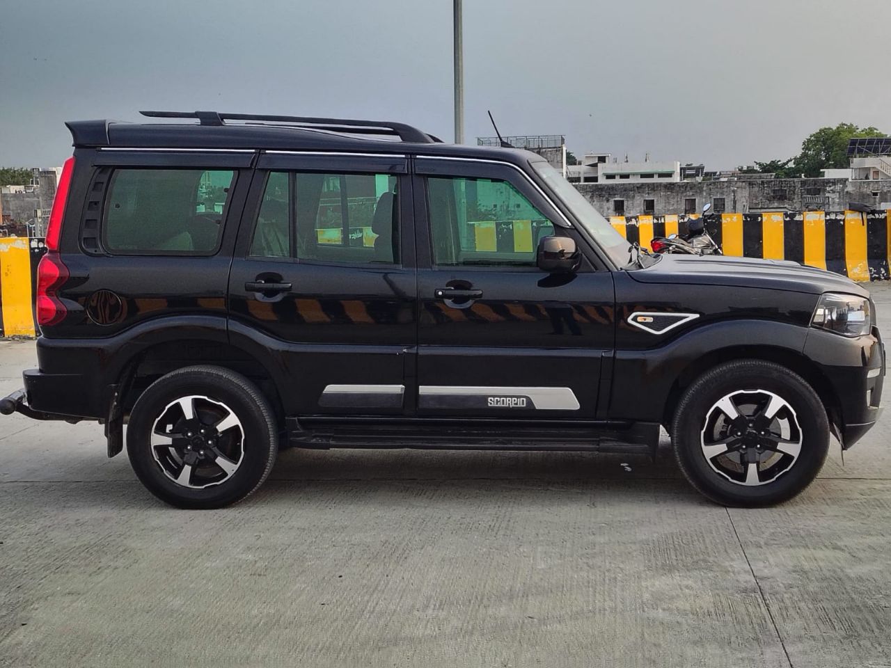 Mahindra Scorpio S11 MT 2025 view 9