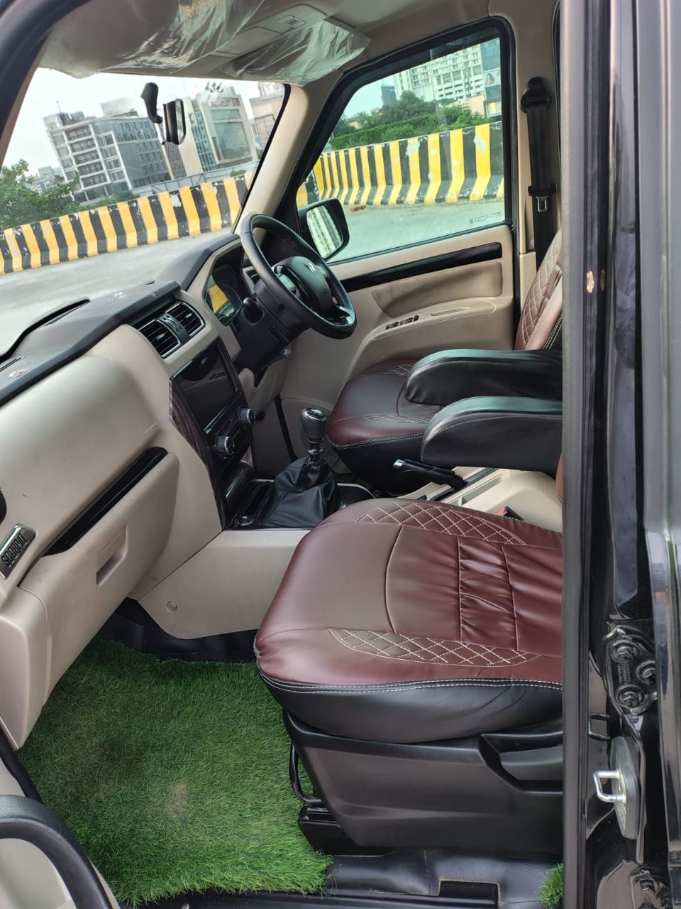 Mahindra Scorpio S11 MT 2025 view 4