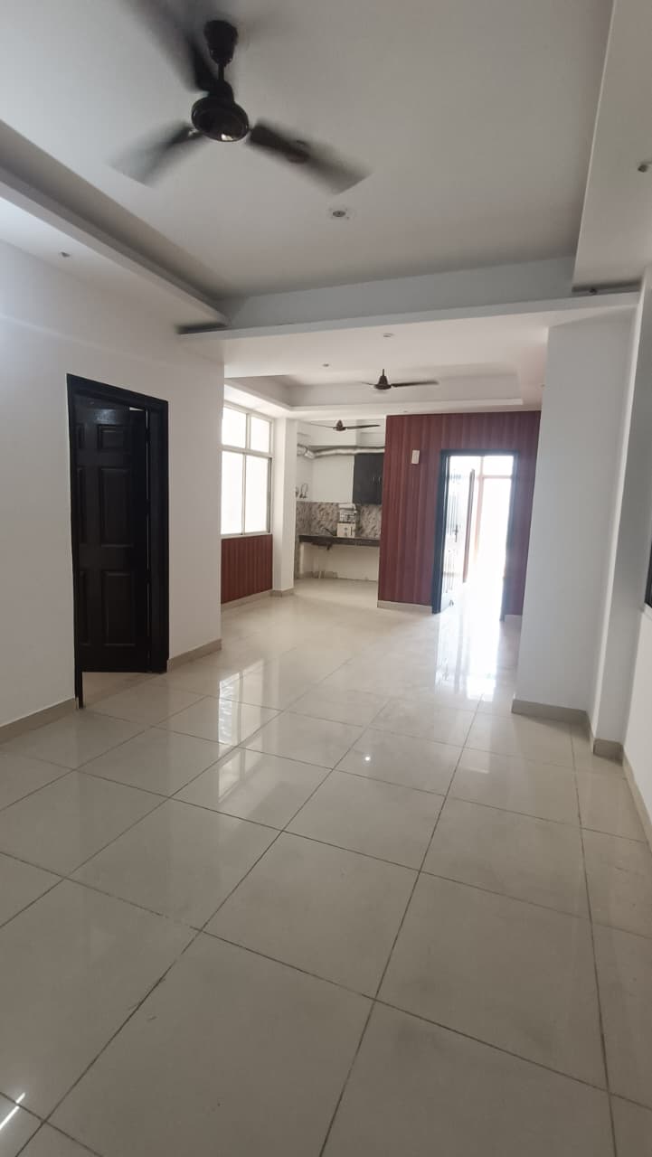 Luxury Apartment view 7