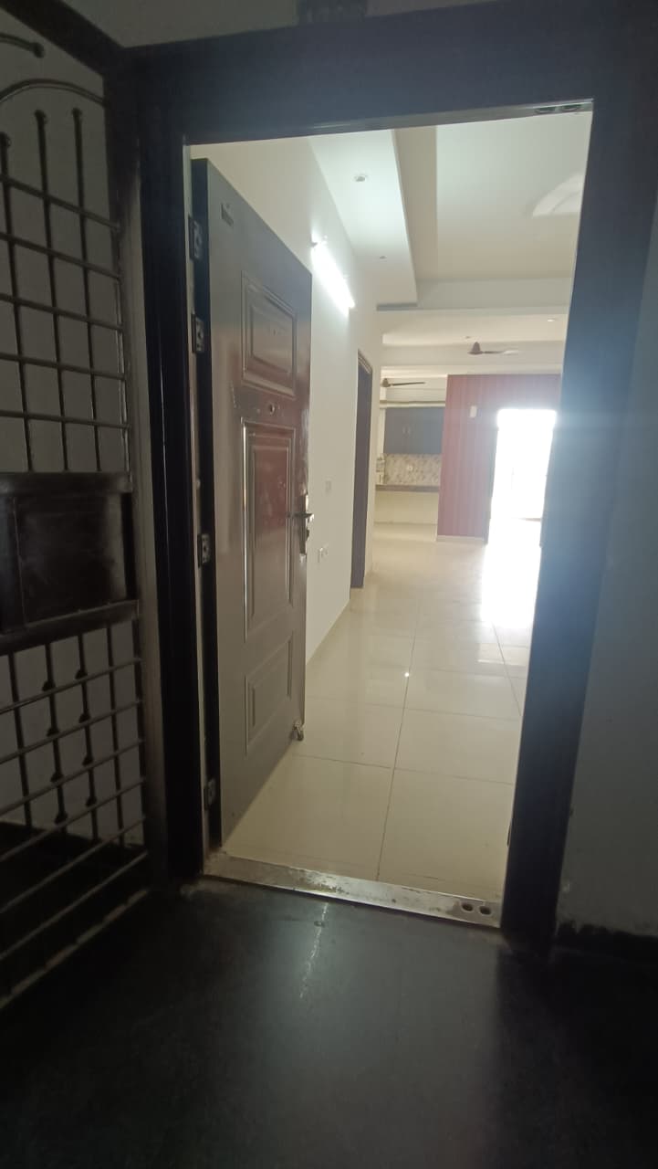 Luxury Apartment view 8