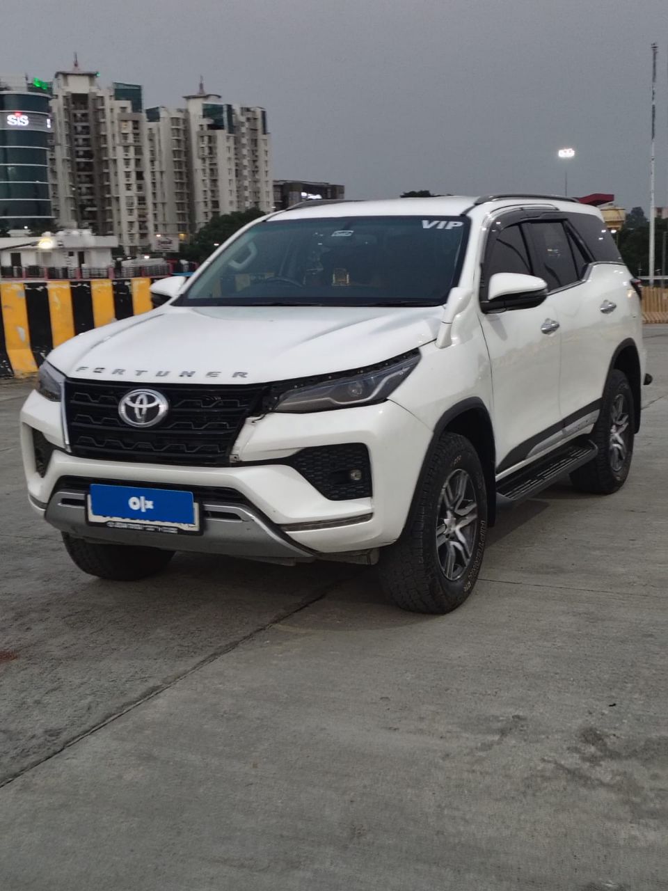 Toyota Fortuner 4X2 MT 2022 view 3