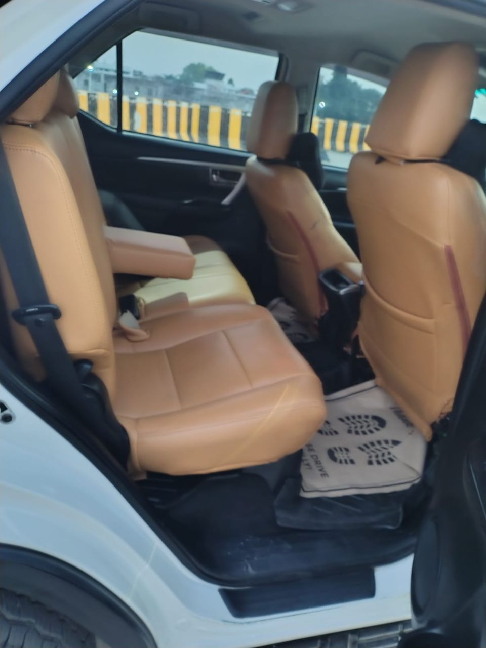 Toyota Fortuner 4X2 MT 2022 view 5