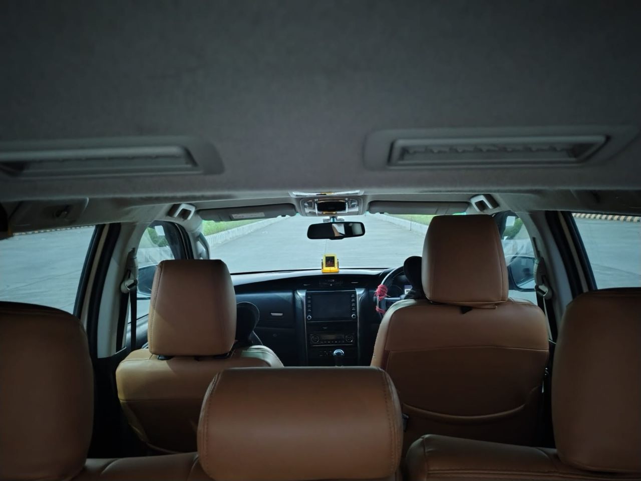 Toyota Fortuner 4X2 MT 2022 view 6