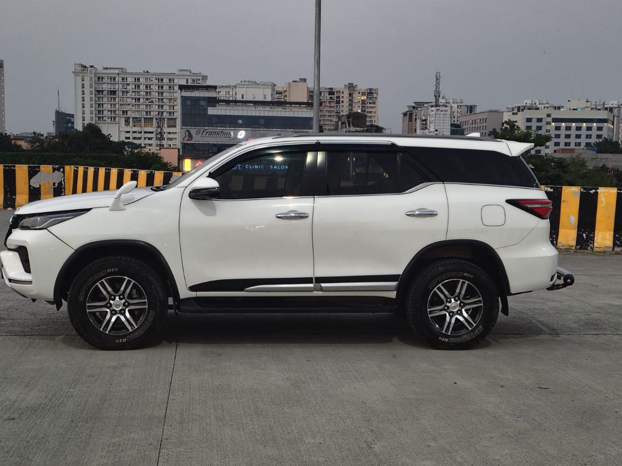 Toyota Fortuner 4X2 MT 2022 view 7