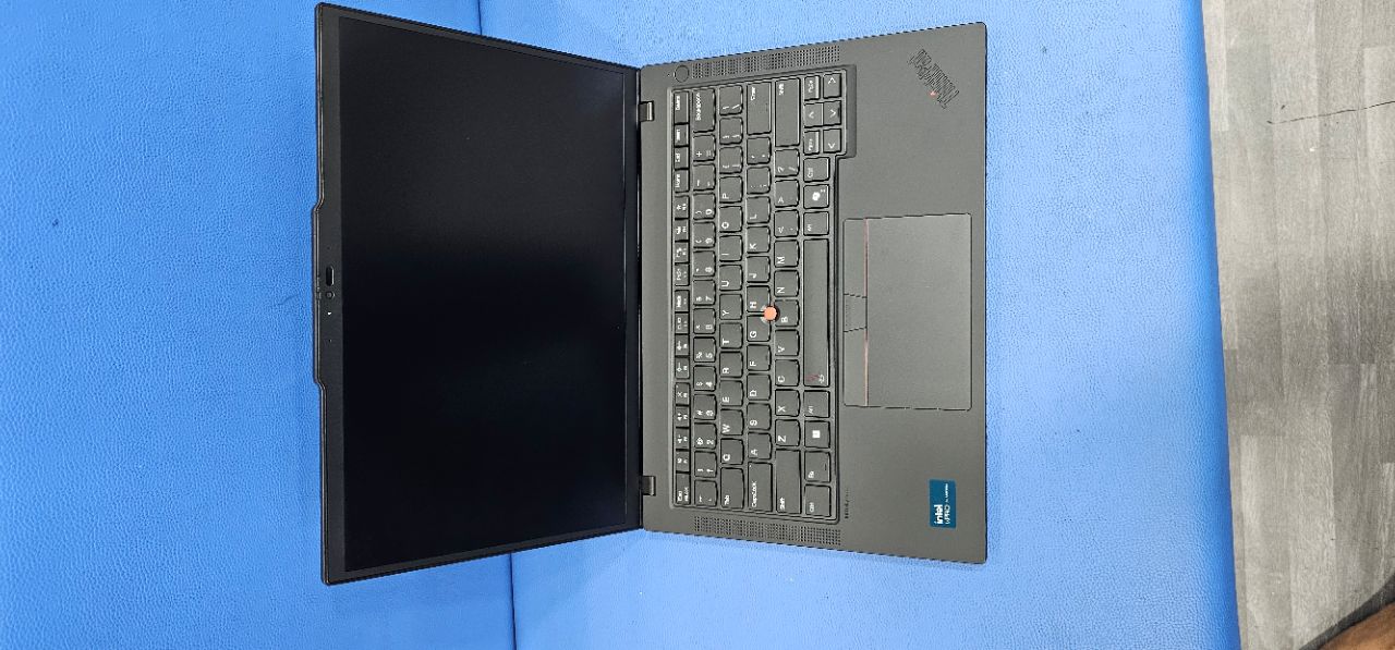 Lenovo ThinkPad T14 Gen 5 ULTRA 7 view 3