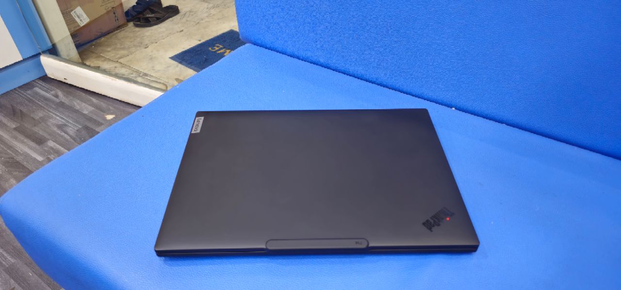 Lenovo ThinkPad T14 Gen 5 ULTRA 7 view 5