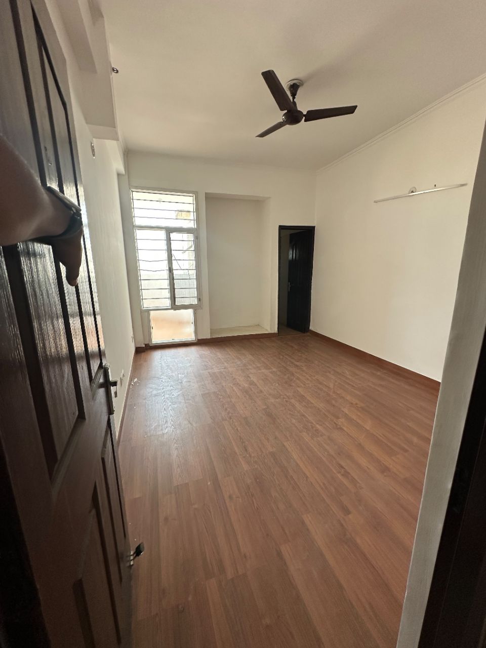 Spacious Unfurnished Room view 2