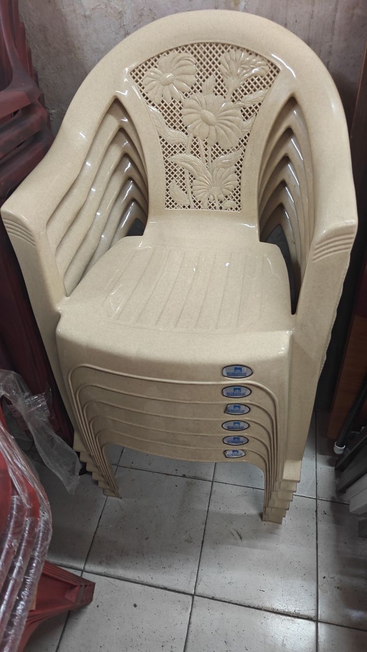 Delux Plastic Chair view 2