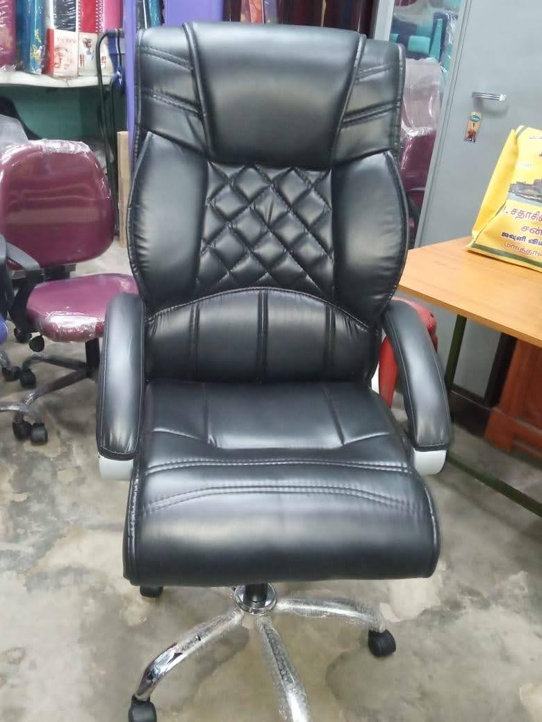 Executive Office Chair view 4