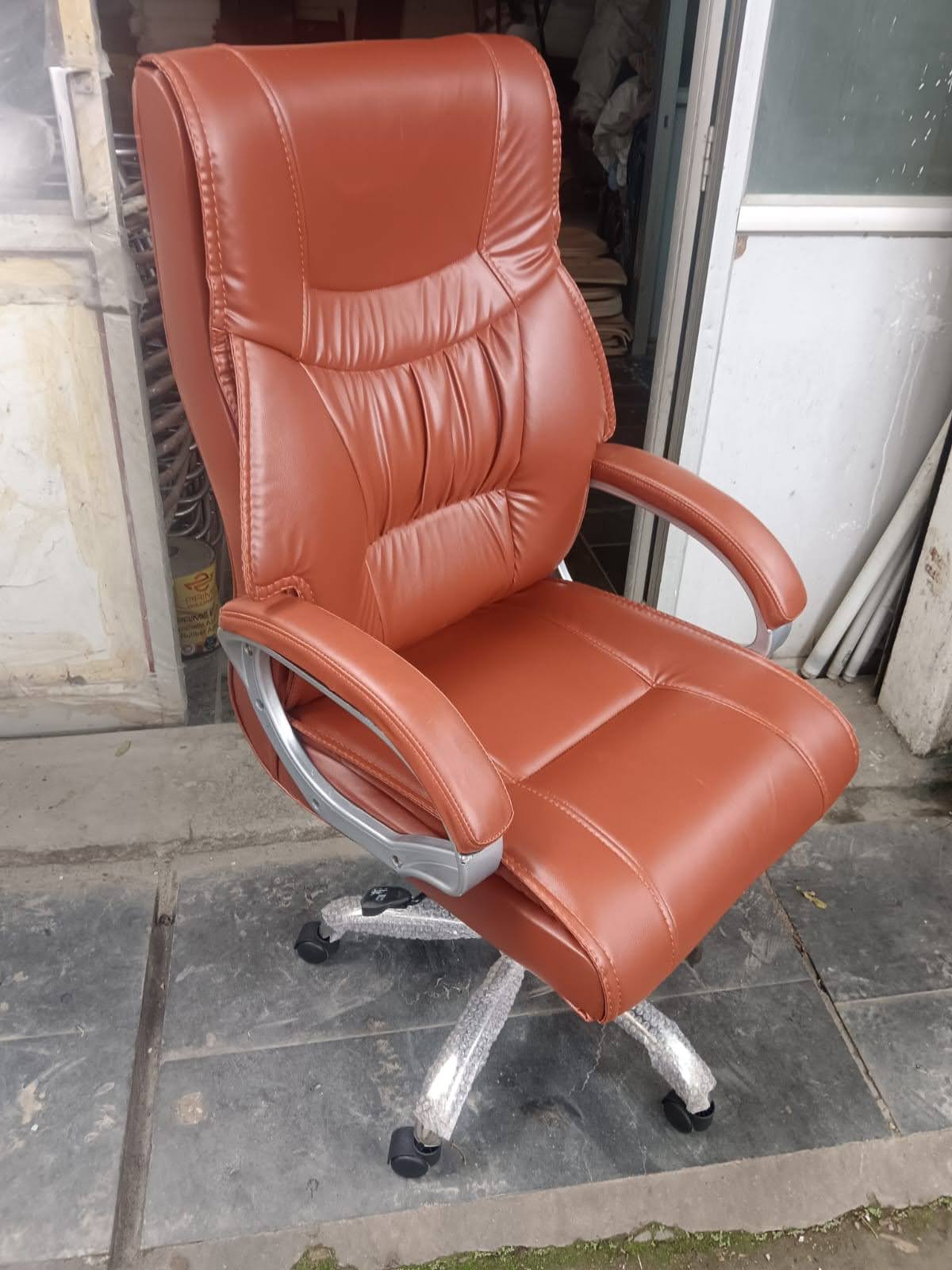 Executive Office Chair view 2