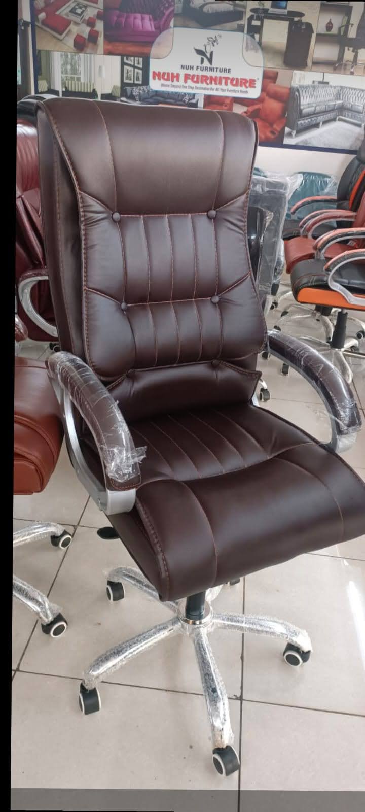 Executive Office Chair view 5