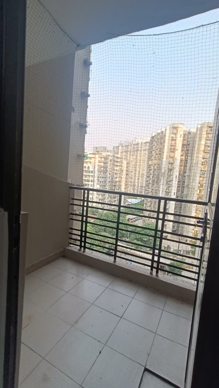 Angel Mercury
B 1001 (10th Floor)
Size 1195 Sqft
2bhk
Dimand -1.12cr view 6