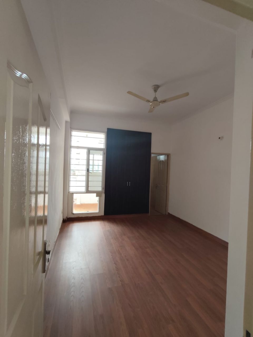 Regalia Heights
Size -1595 sqft
3bhk+3t
Unit floor - 6
Total floor - 19
Demand - 1.62cr
1 open car parking
Balcony west facing
Entry west facing
Exit east facing view 3